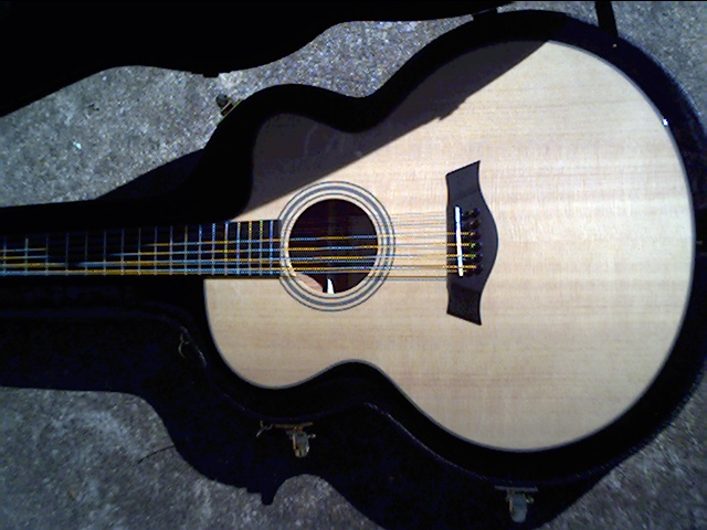 image title is /guitars/LKSM-12 Jumbo shape